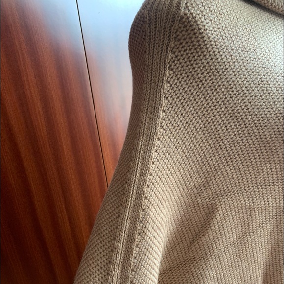 GUCCI Rear 100% Wool Sweater with wood LOGO GG on side.Hard to find. s M - Picture 14 of 16
